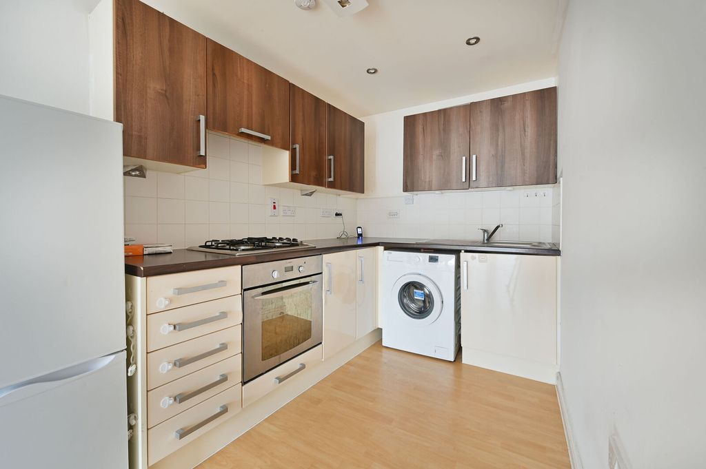 Property photo 3 of 8
