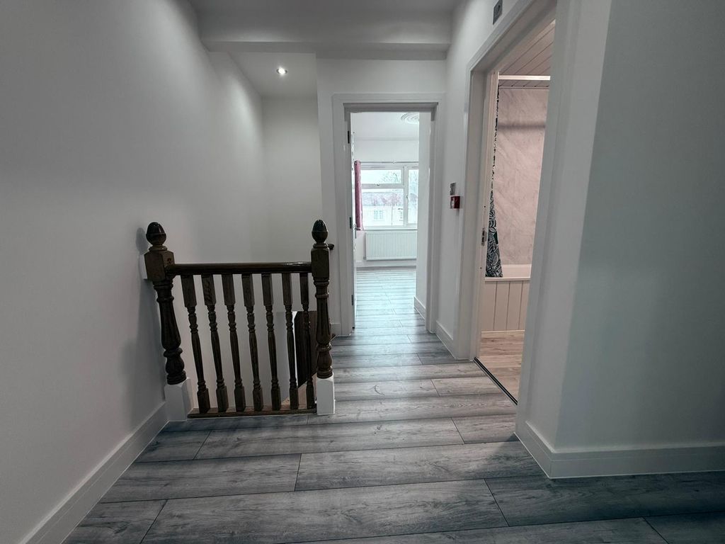 Property photo 2 of 11 Gallery