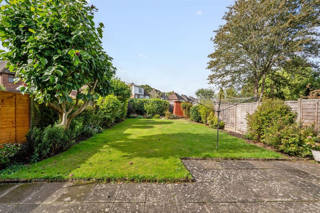 Property photo 2 of 13 63 Highwood Avenue_13.Jpg