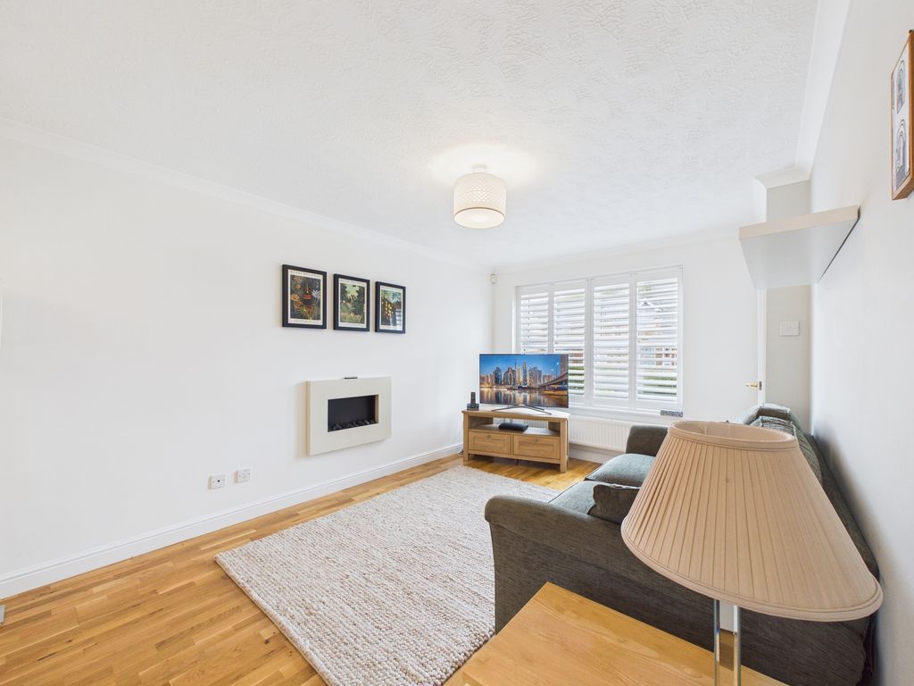 Property photo 2 of 21 Cam04018G0-Pr0439-Still019