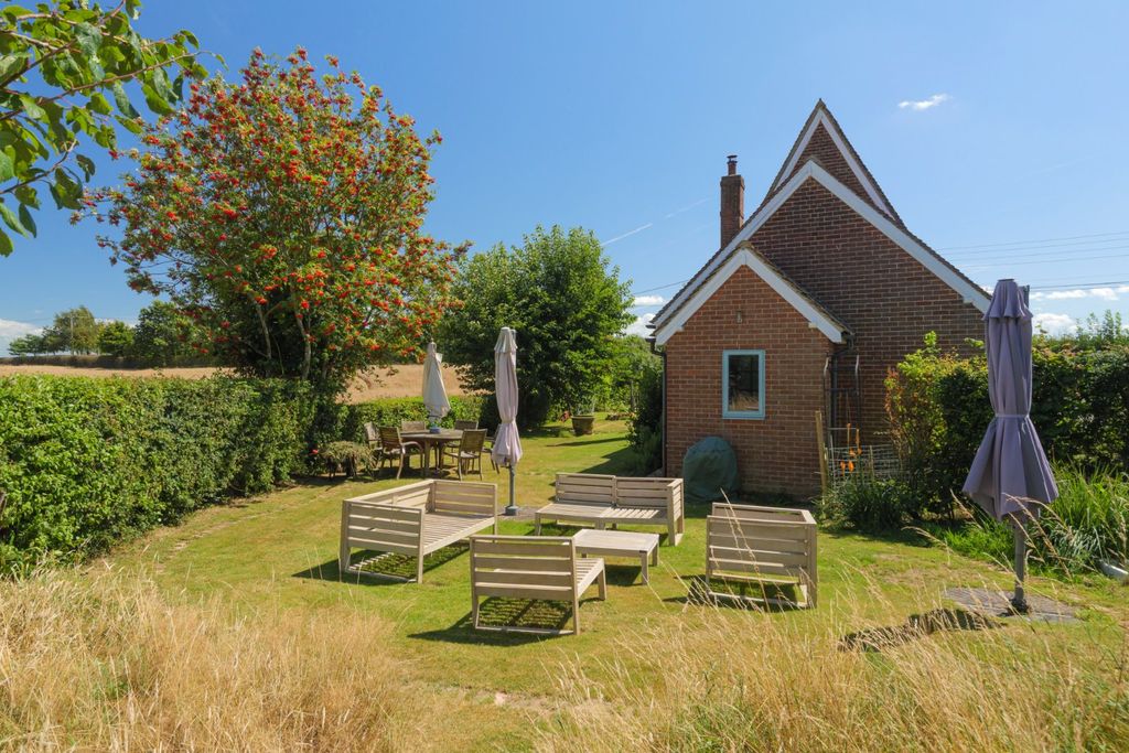 Property photo 1 of 17 Garden/Seating Area