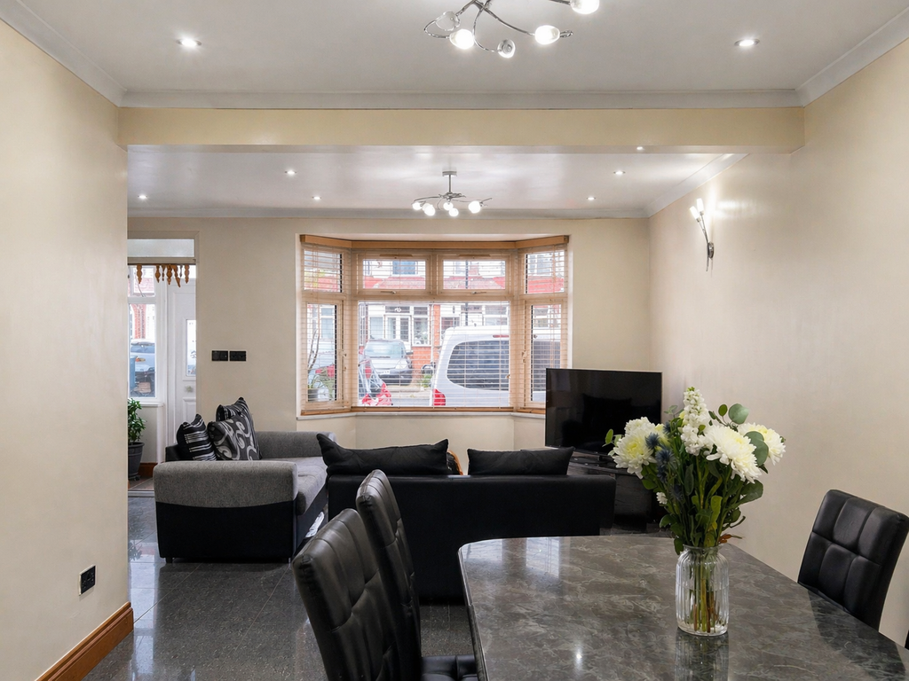 Property photo 2 of 23