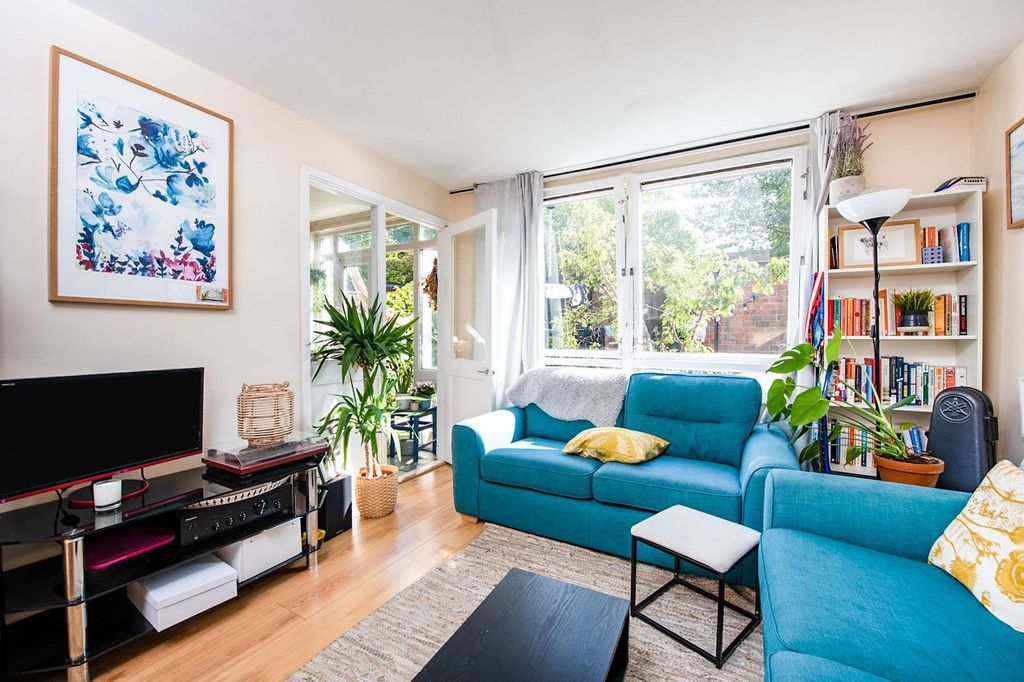 Property photo 3 of 23