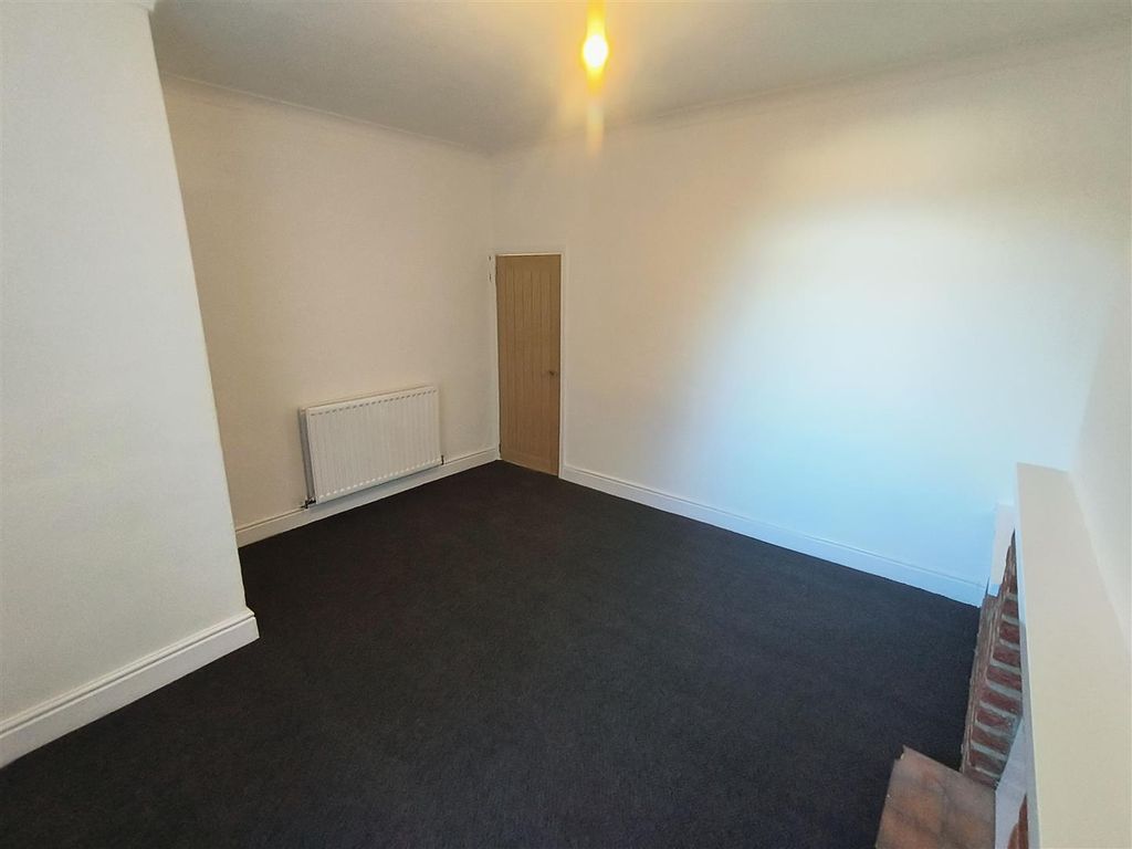 Property photo 3 of 15 Living 2.Jpg