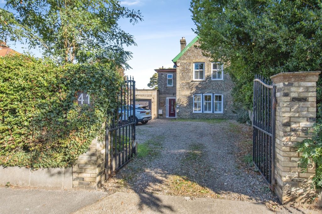 Property photo 1 of 29