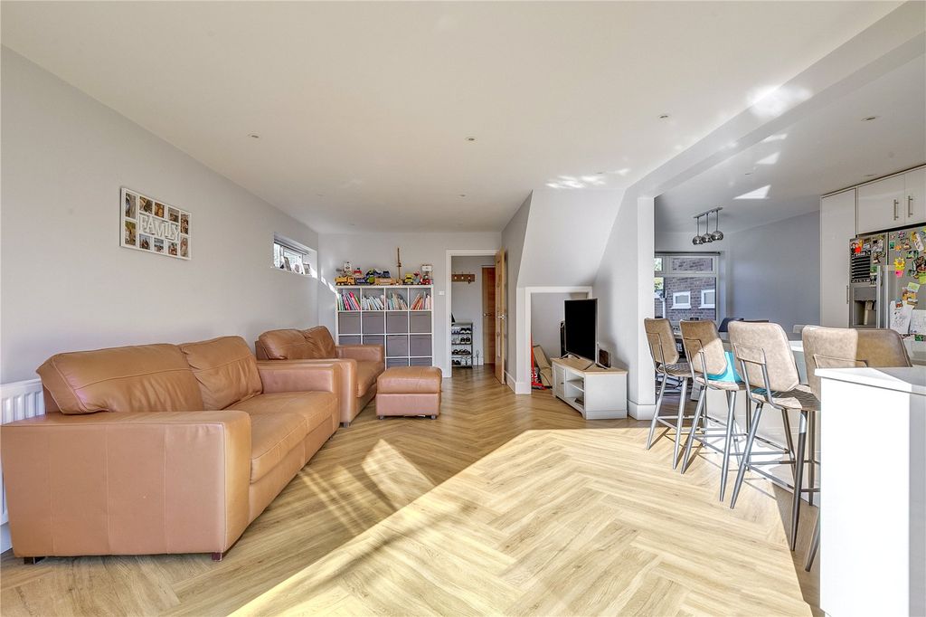 Property photo 3 of 25 Picture No. 23