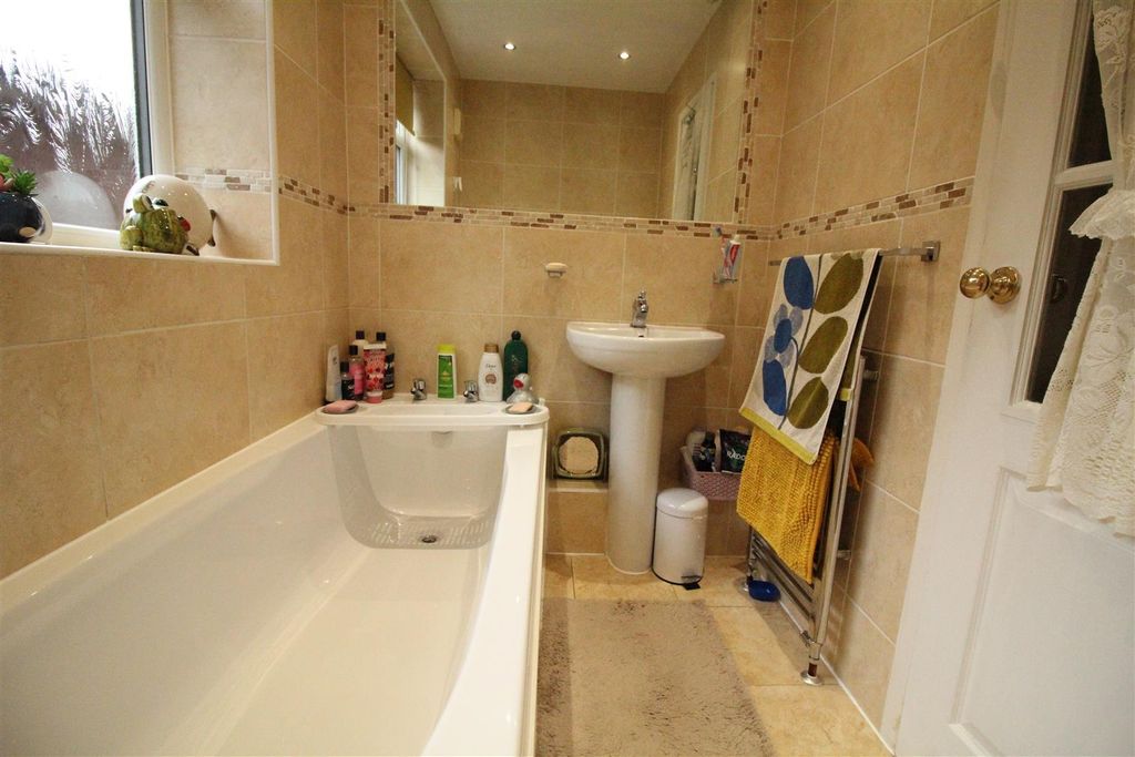 Additional image 4 of 2 bed detached bungalow for saleSmithies Moor Rise, Batley WF17