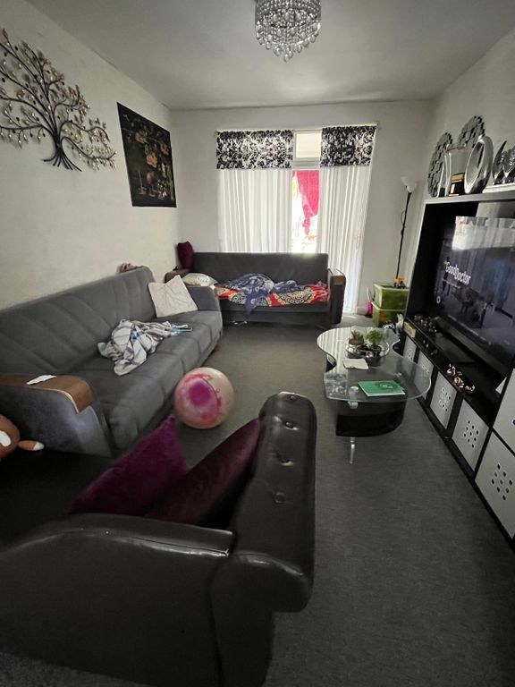 Property photo 3 of 8