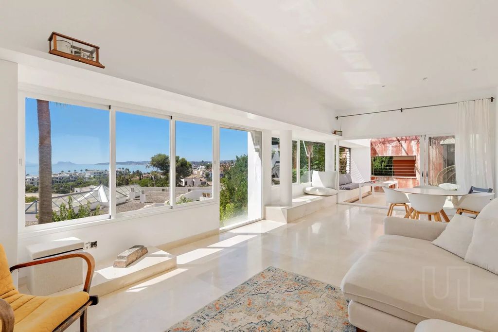 Property photo 2 of 26