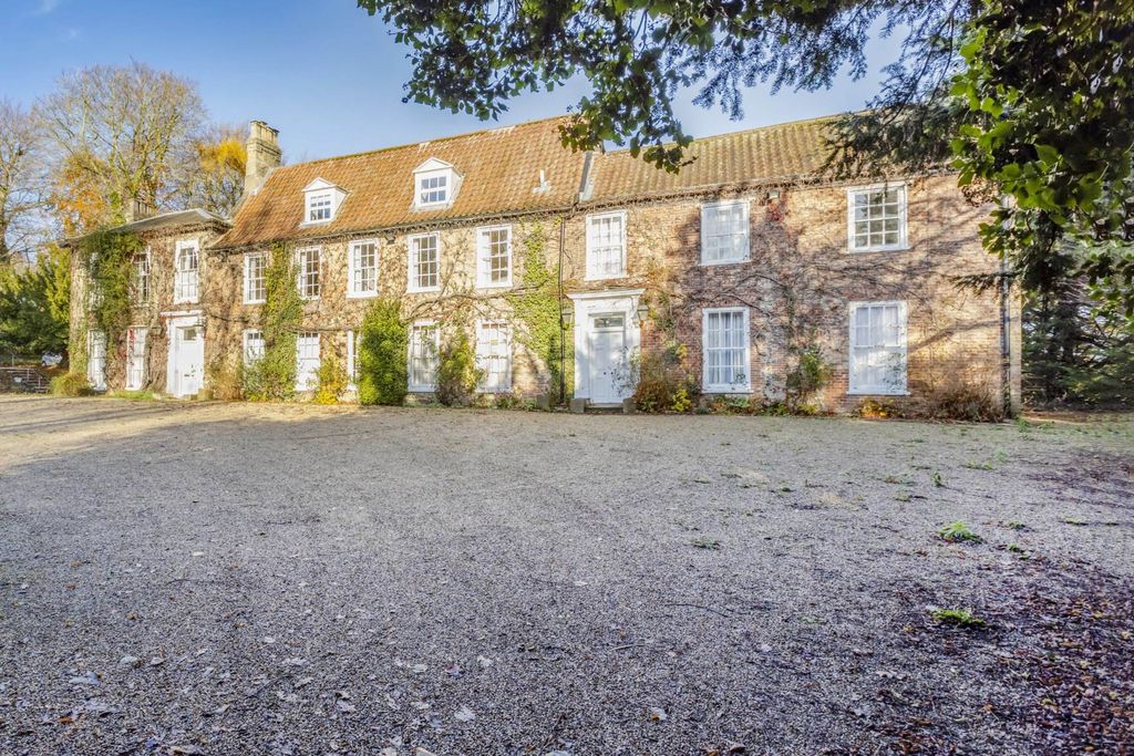Property photo 2 of 11