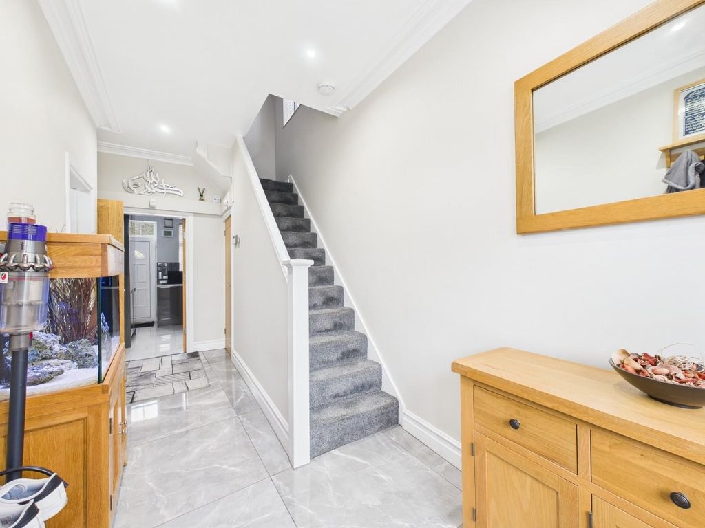 Property photo 2 of 26 Cam01268G0-Pr0405-Still003.Jpg