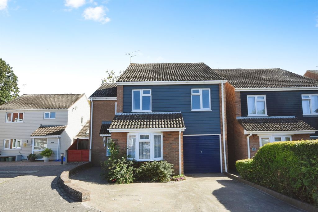 Property photo 1 of 17