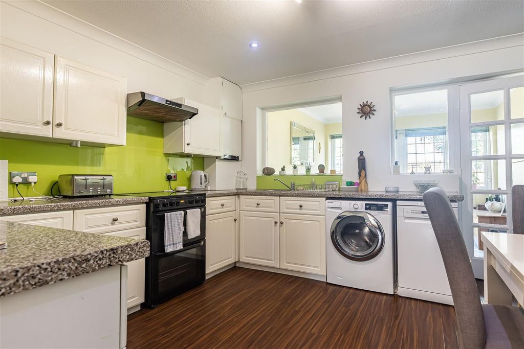 Property photo 2 of 15 3 Brickfield Road   (1).Jpg