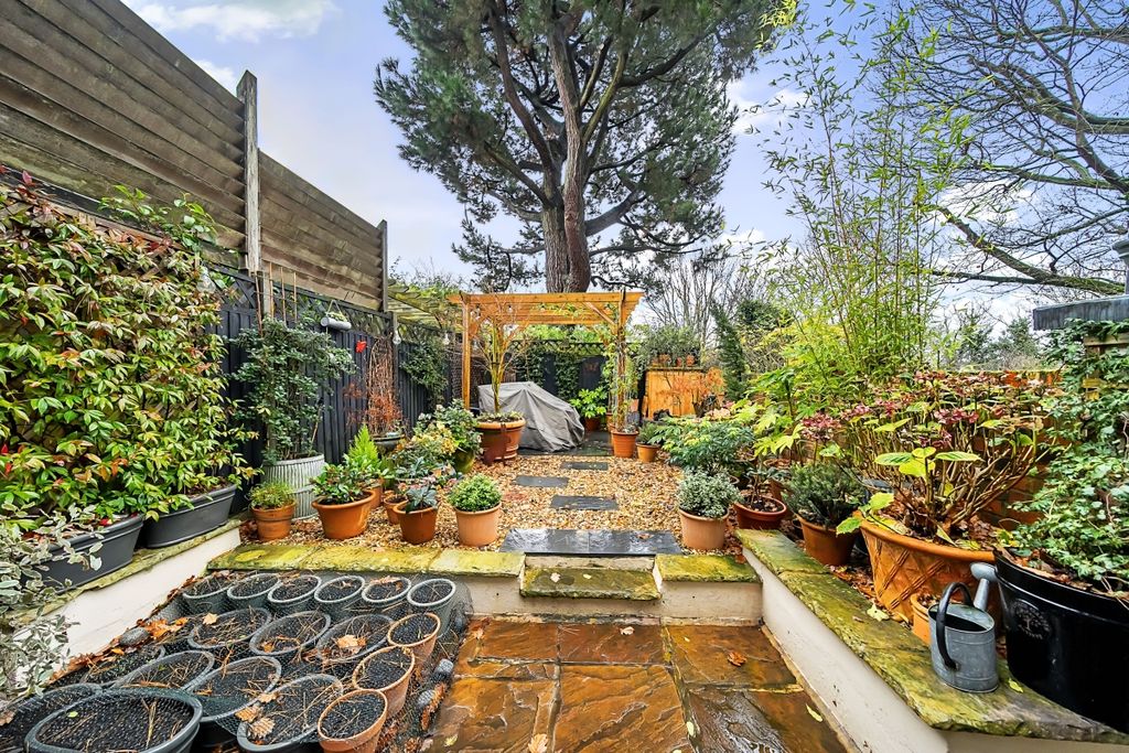 Property photo 2 of 18