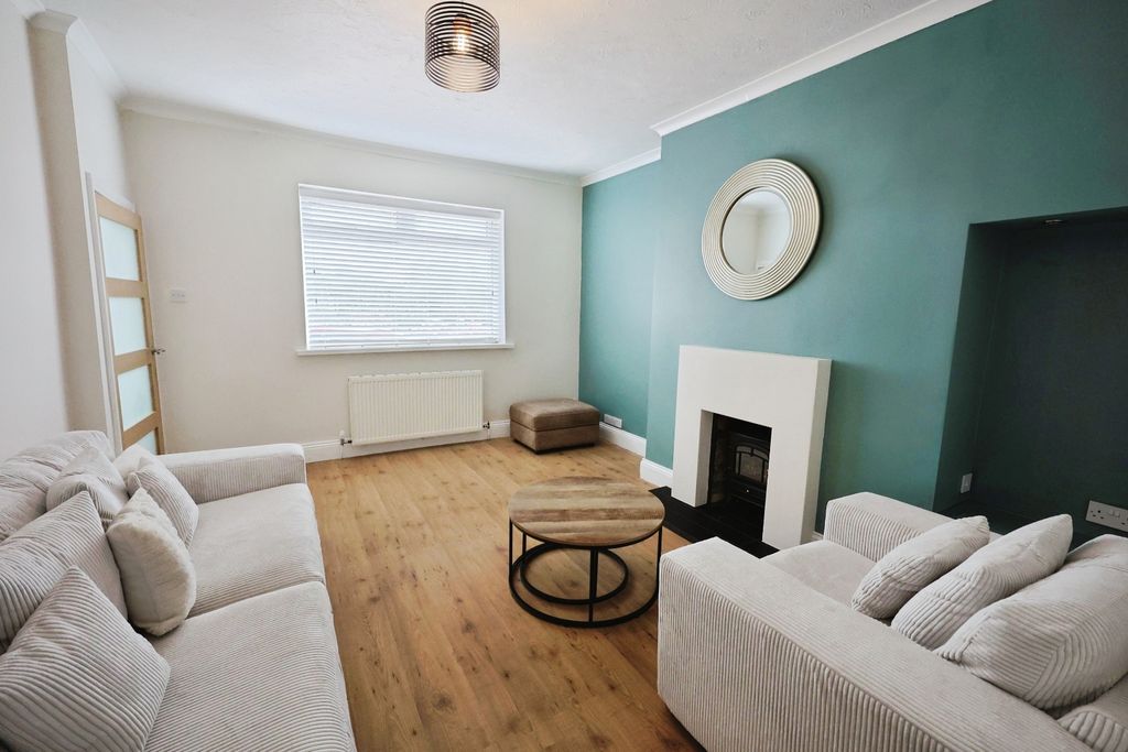 Property photo 2 of 11 Pbox-Img.Jpg