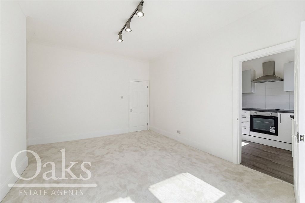 Property photo 2 of 9 Picture No. 13