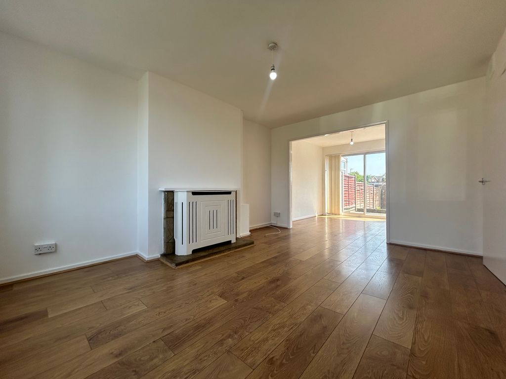 Property photo 2 of 12 Image