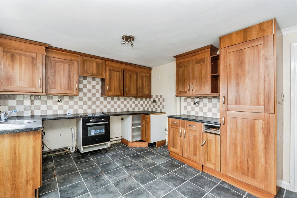 Property photo 3 of 14
