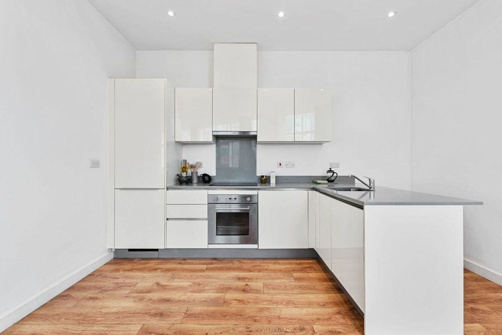 Property photo 2 of 14 Kitchen
