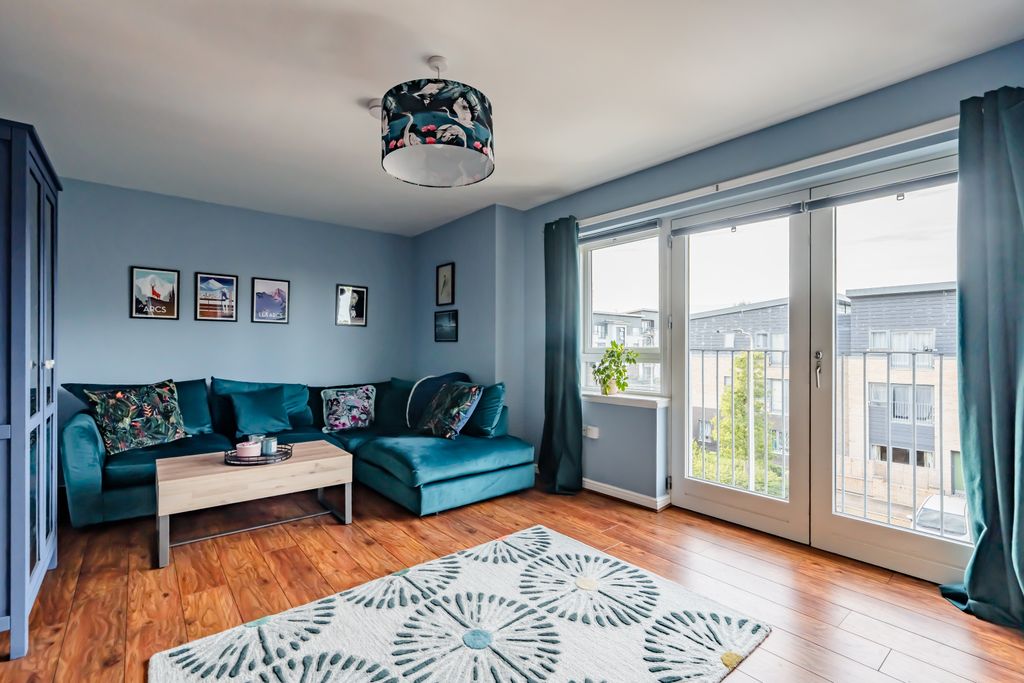 Property photo 3 of 17 Property Image 4