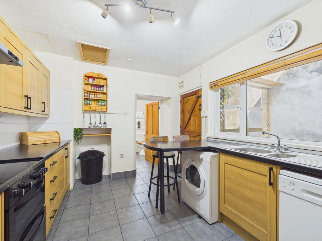 Property photo 3 of 27