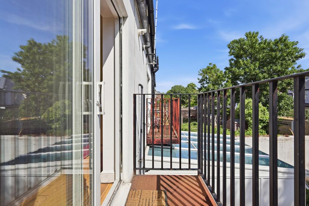 Property photo 2 of 13 Balcony