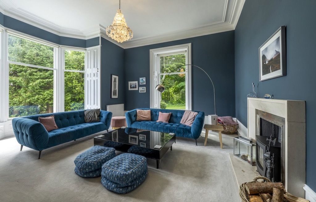 Property photo 3 of 12 Sitting Room