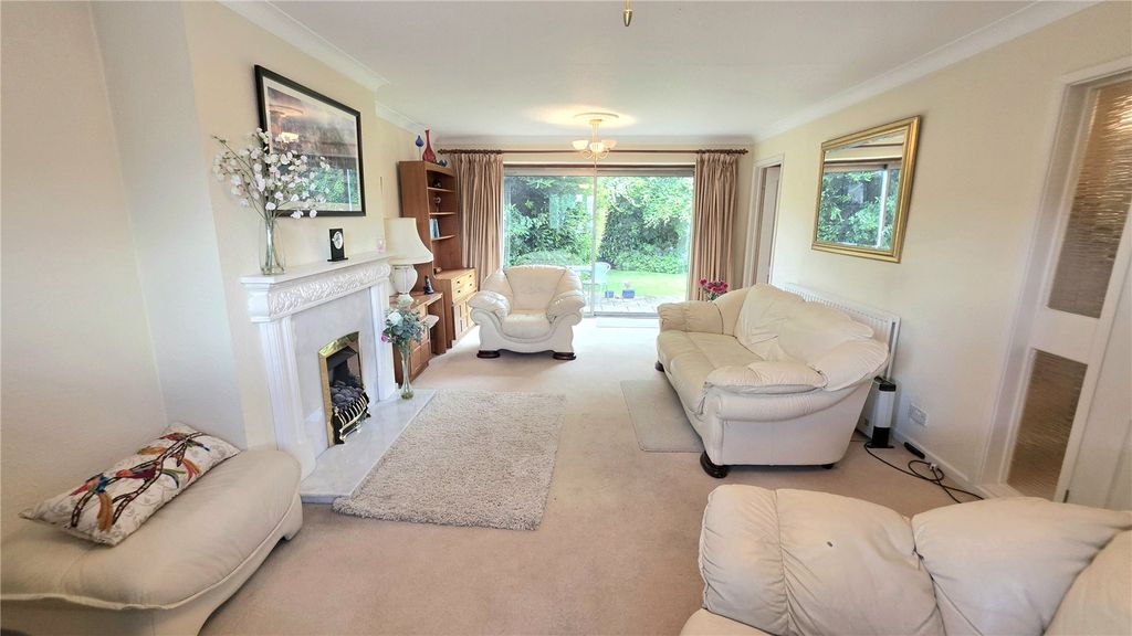 Property photo 2 of 29 Picture No. 11