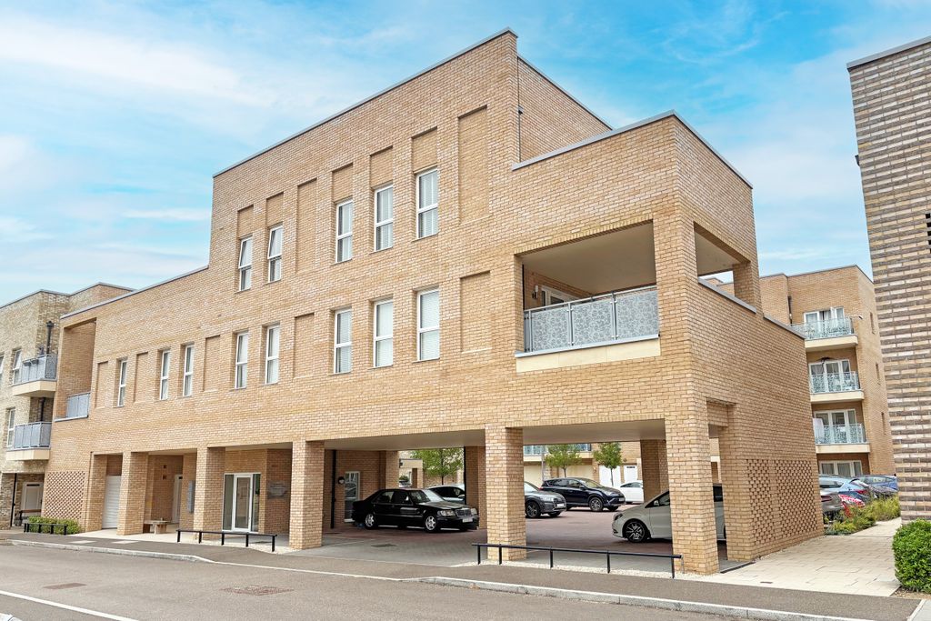 Property photo 1 of 10 Courtyard Penthouse Plot 219