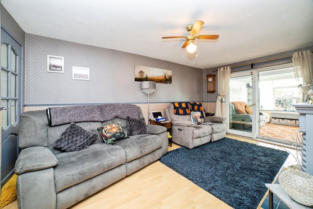 Property photo 3 of 20