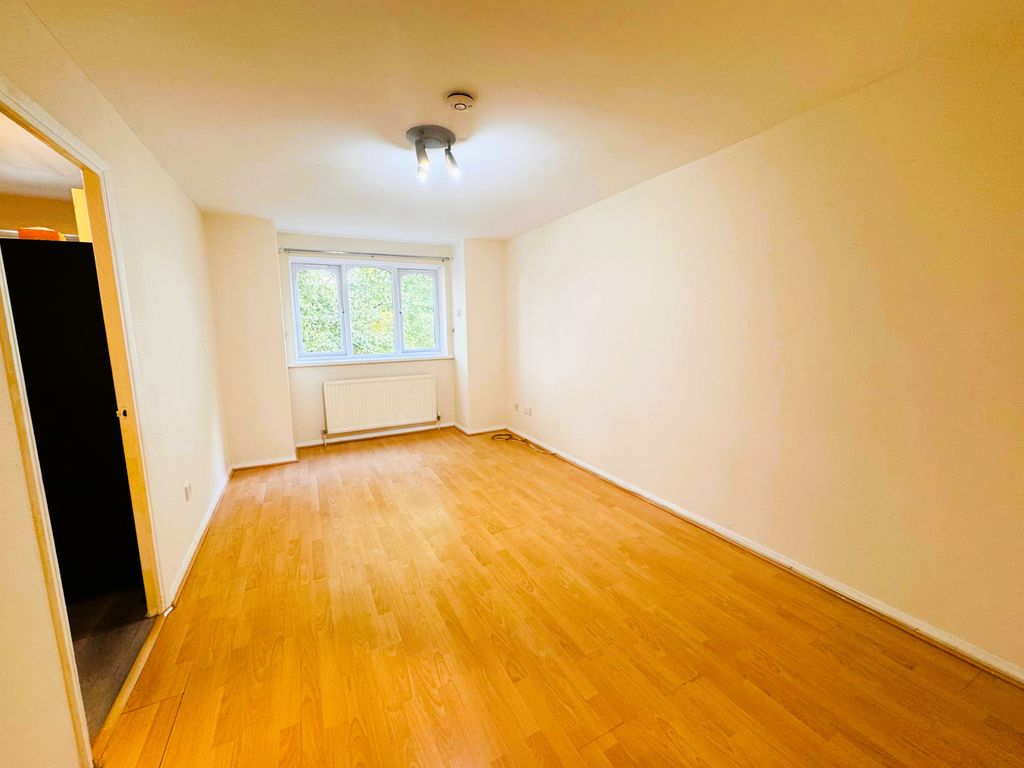 Property photo 2 of 5 3