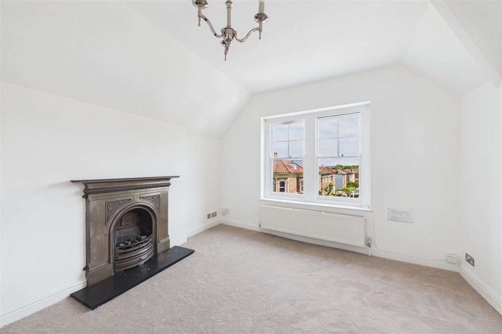 Property photo 1 of 9 Cam03993G0-Pr0158-Still002.Jpg