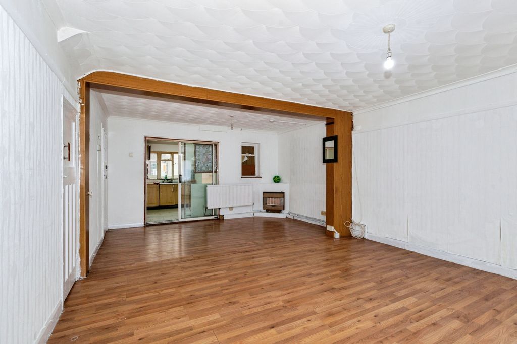 Property photo 3 of 19 Living Room