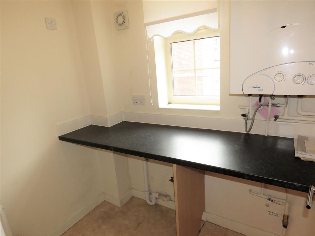 Property photo 3 of 9 Kirkby View 91 Utili