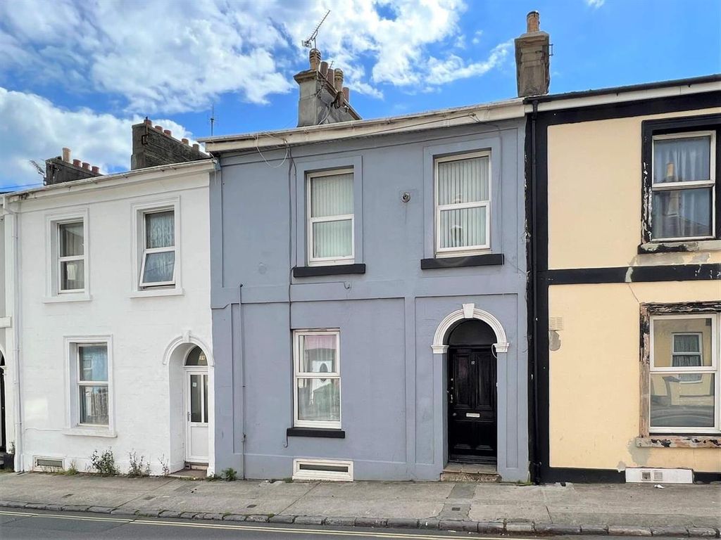 Property photo 1 of 11