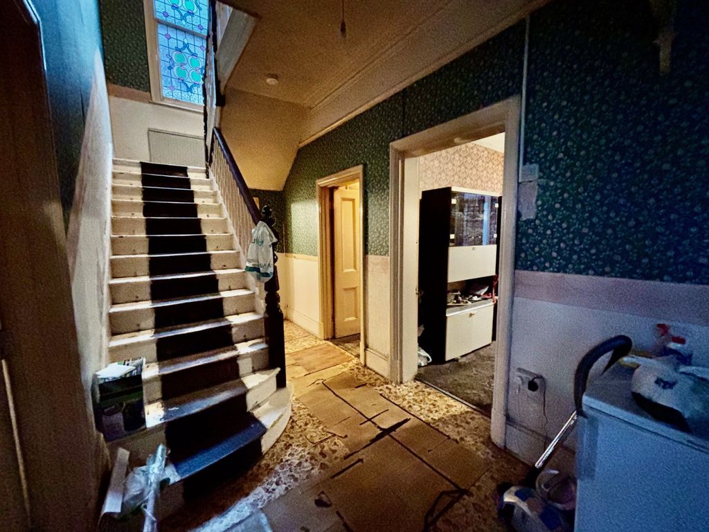 Property photo 3 of 18 Gallery