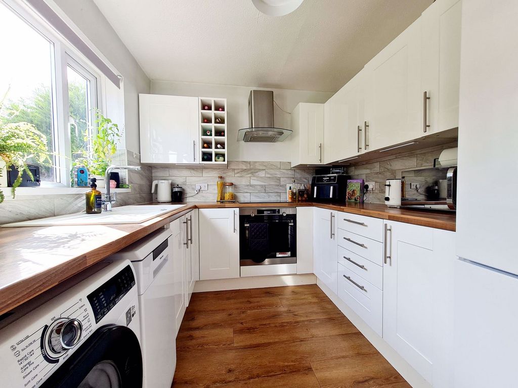 Property photo 3 of 8