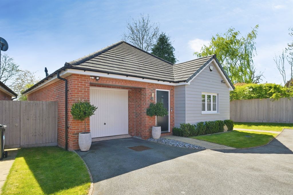 Property photo 2 of 32