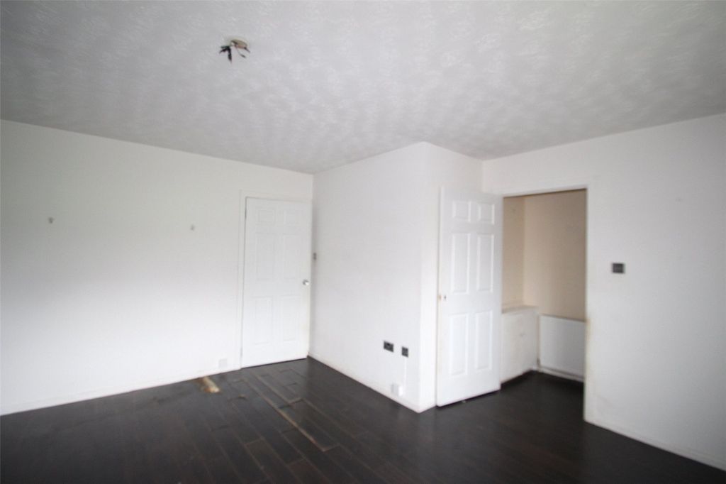 Property photo 3 of 8 Living Room