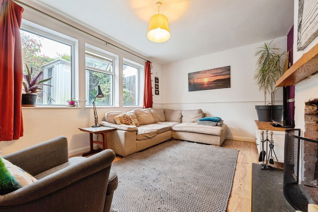 Property photo 2 of 18 Pbox-Img.Jpg