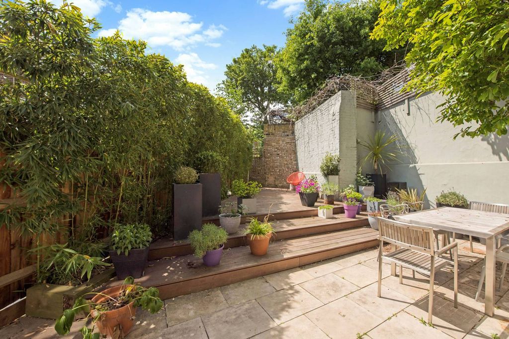 Property photo 3 of 43