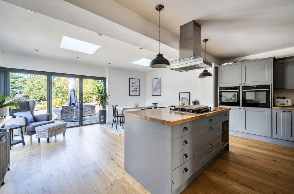 Property photo 3 of 21 15262893