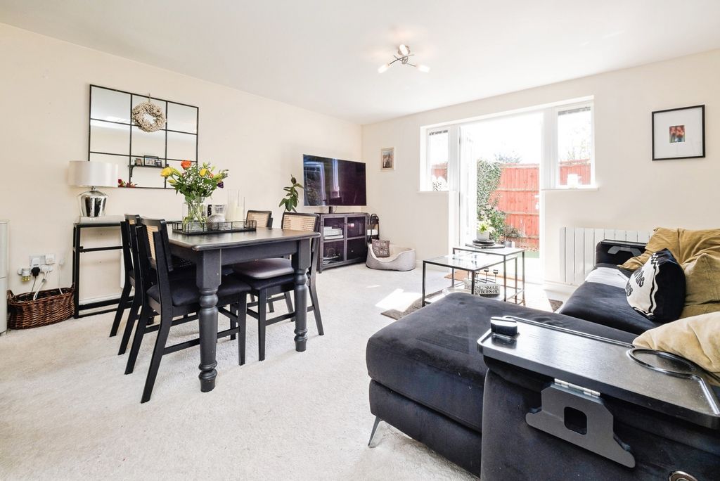 Property photo 2 of 20 Pbox-Img.Jpg