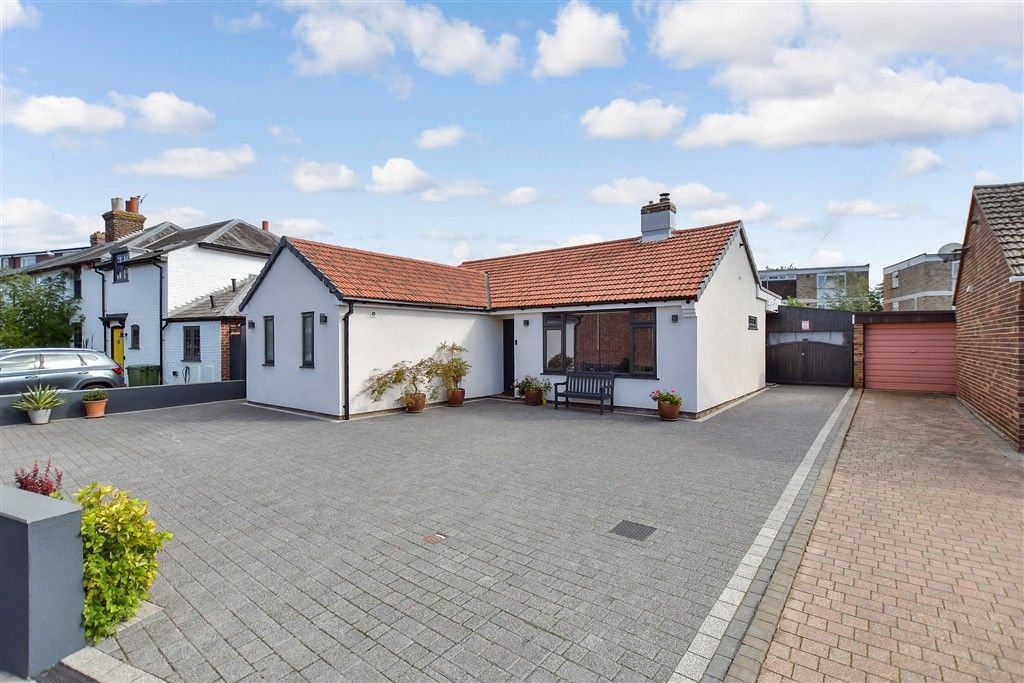 Property photo 1 of 19 External (Web)