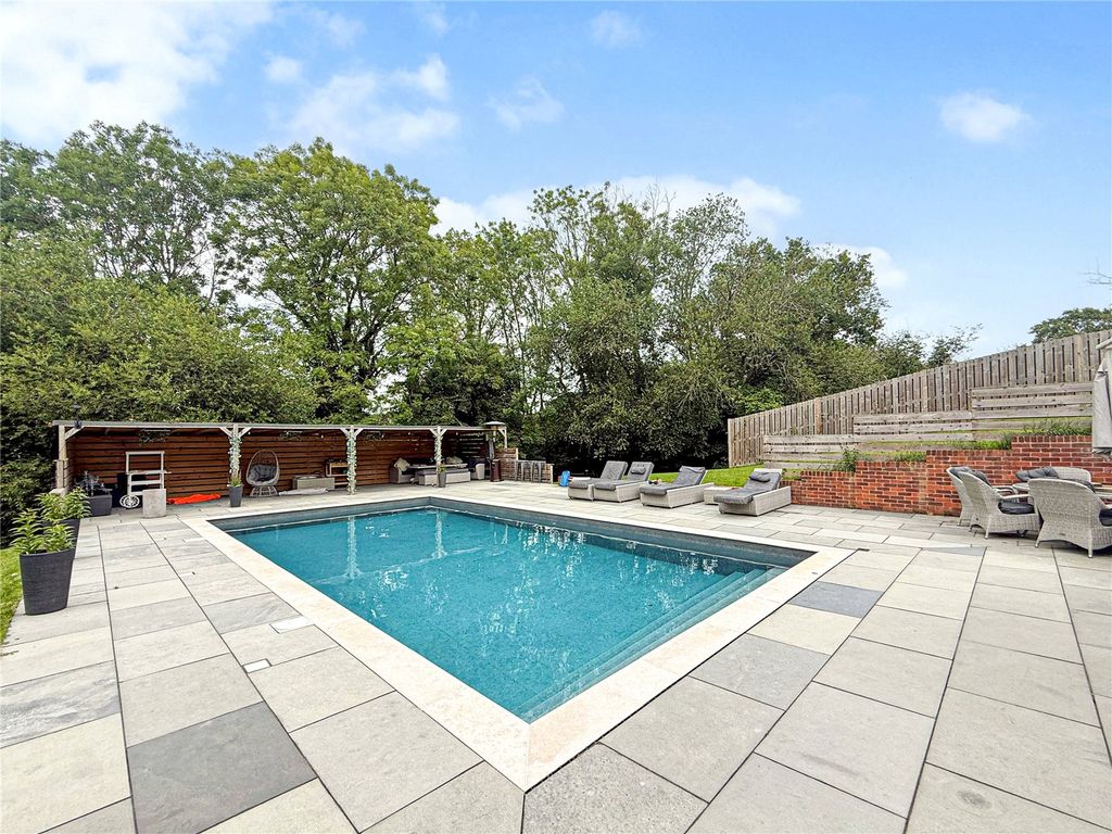 Property photo 2 of 36 Picture No. 17