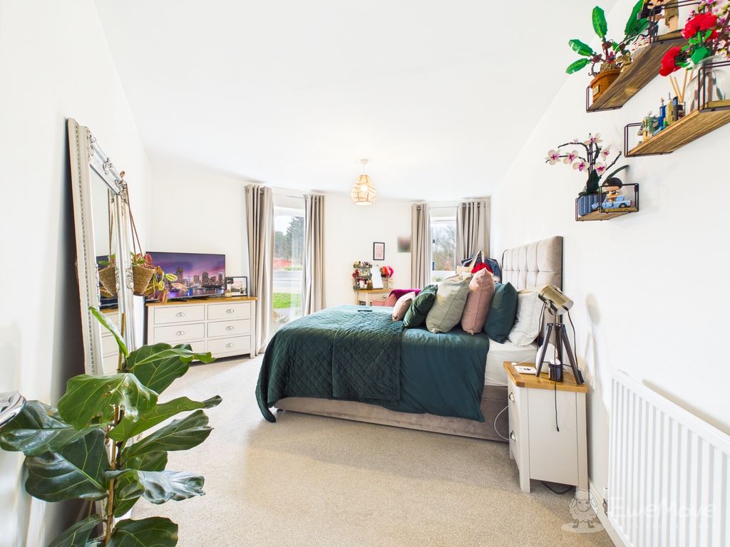 Property photo 2 of 8 Bedroom