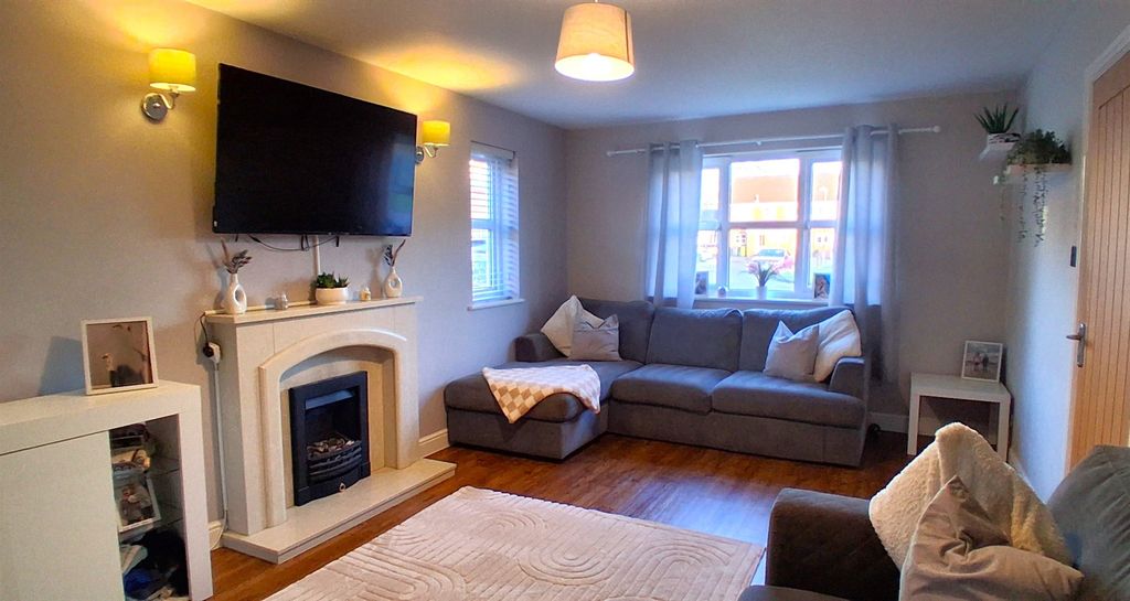 Property photo 3 of 14