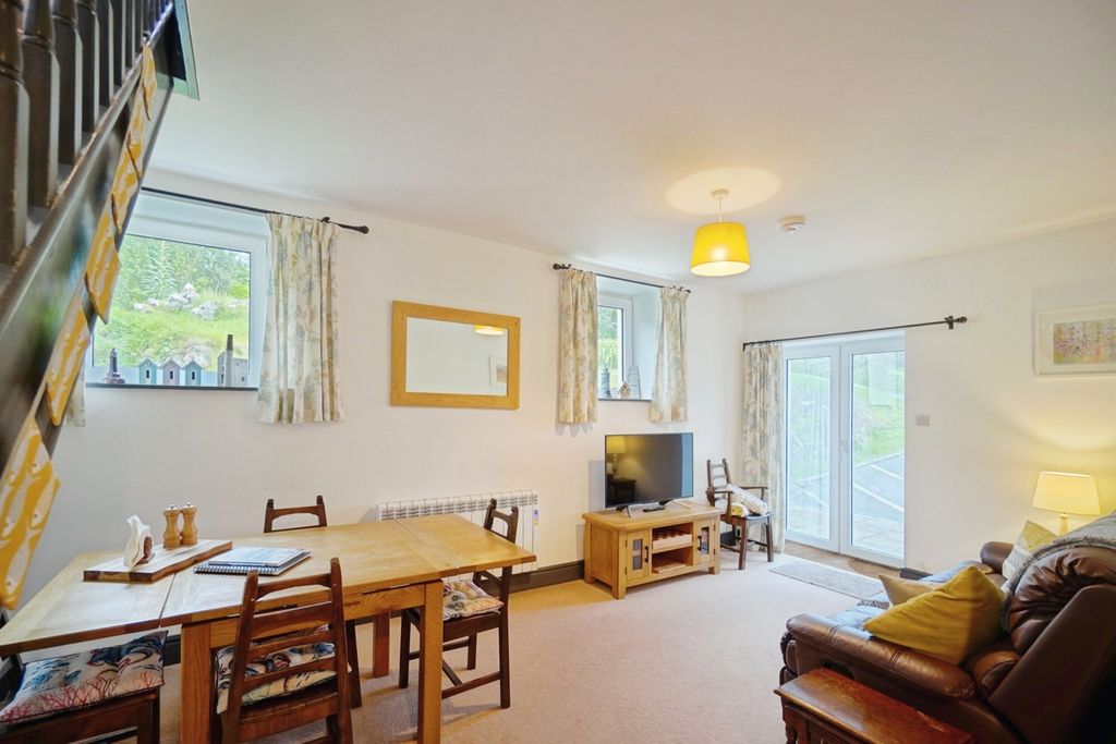 Property photo 2 of 14 Pbox-Img.Jpg