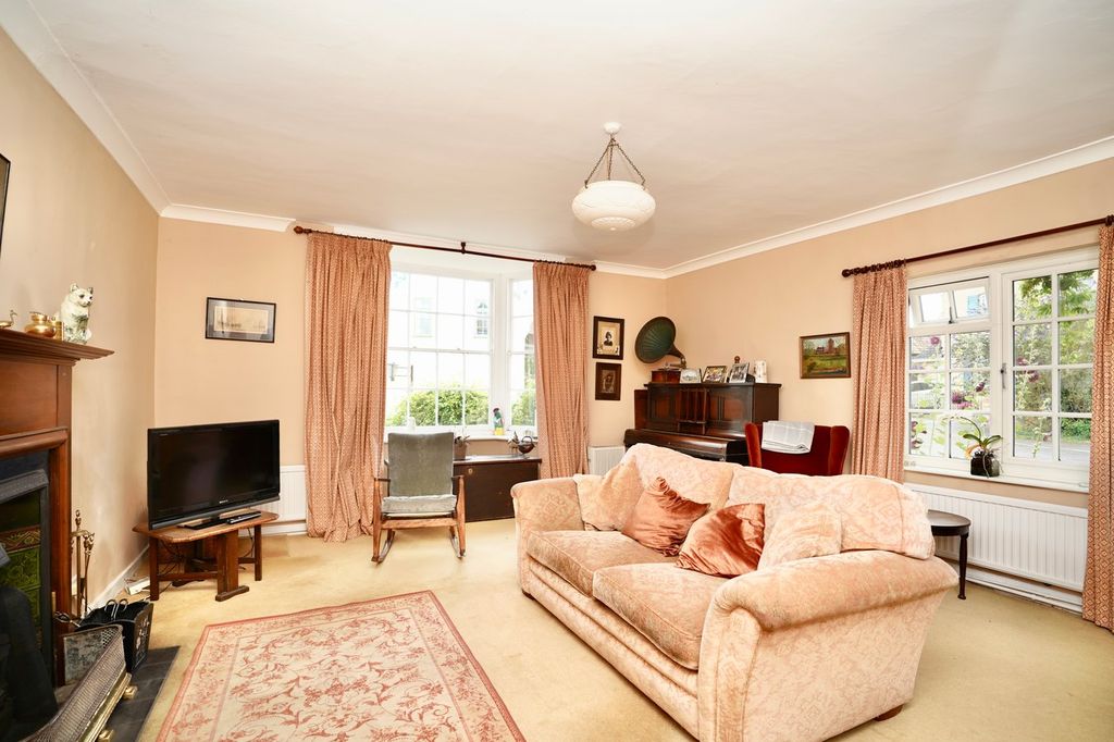 Property photo 2 of 19