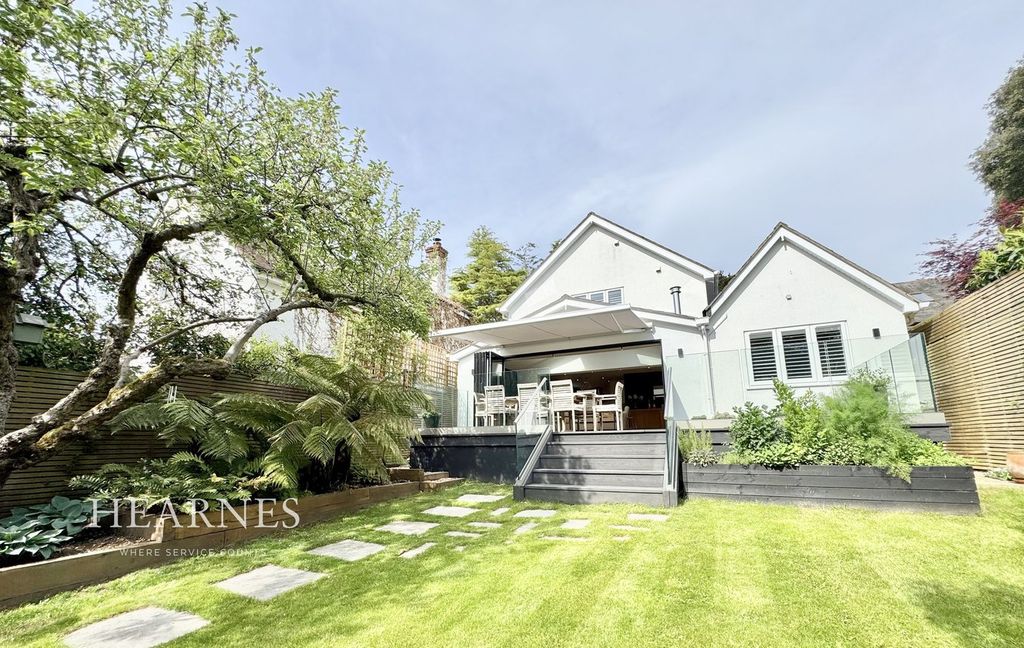 Property photo 1 of 42
